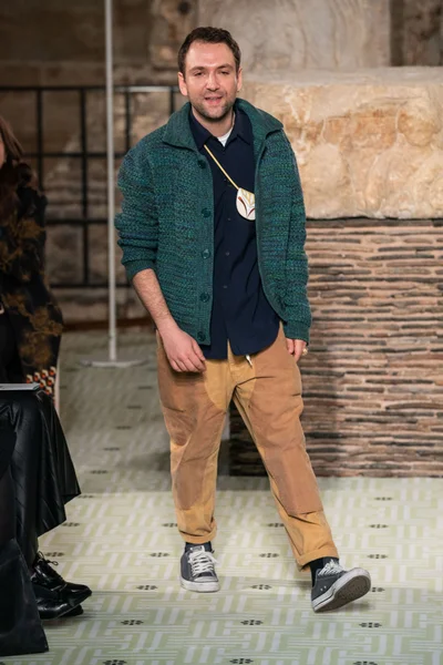Look 63